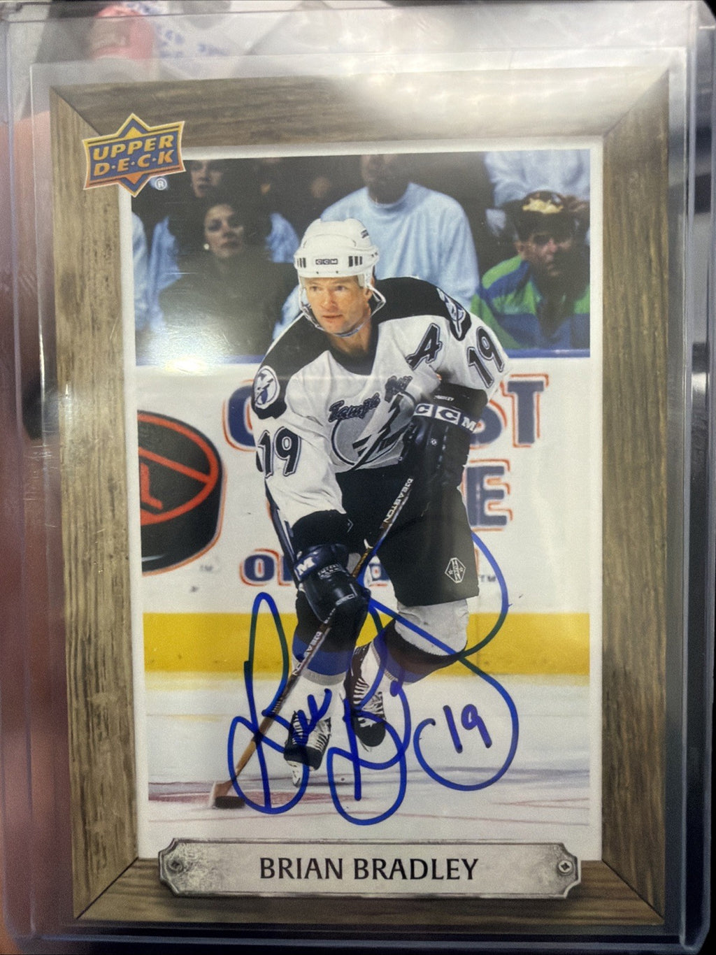 24/25 ENGRAINED ICONS BRIAN BRADLEY #BH-BB BEE HIVE SIGNATURES NRMT0